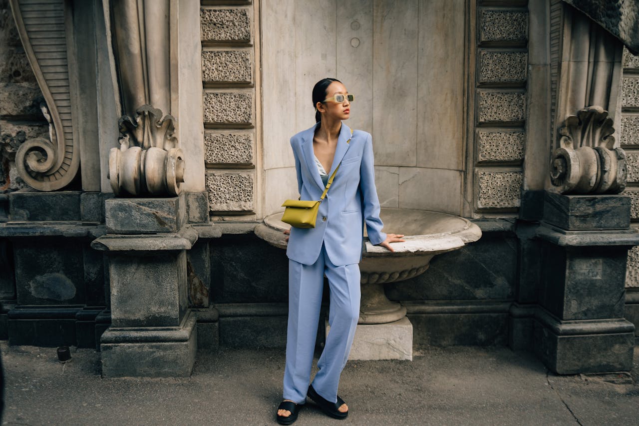 Du Bureau à la Soirée : Les Sacs Polyvalents pour un Look Urban Chic